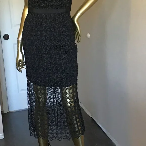 ᑕYᑎTᕼIᗩ ᖇOᗯᒪEY Sleeveless Lace-Mesh-Overlay Midi Dress - Picture 3 of 12